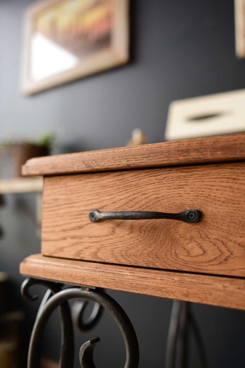 オーク材のネイルテーブル