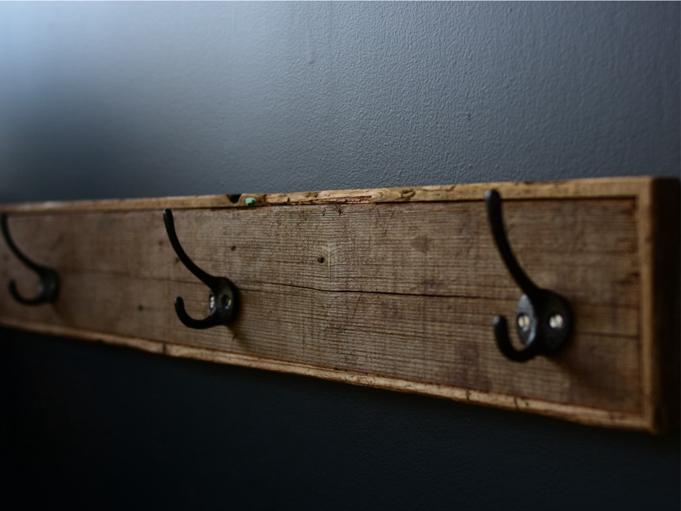 古材のウォールハンガー/「仕事の跡」シリーズ