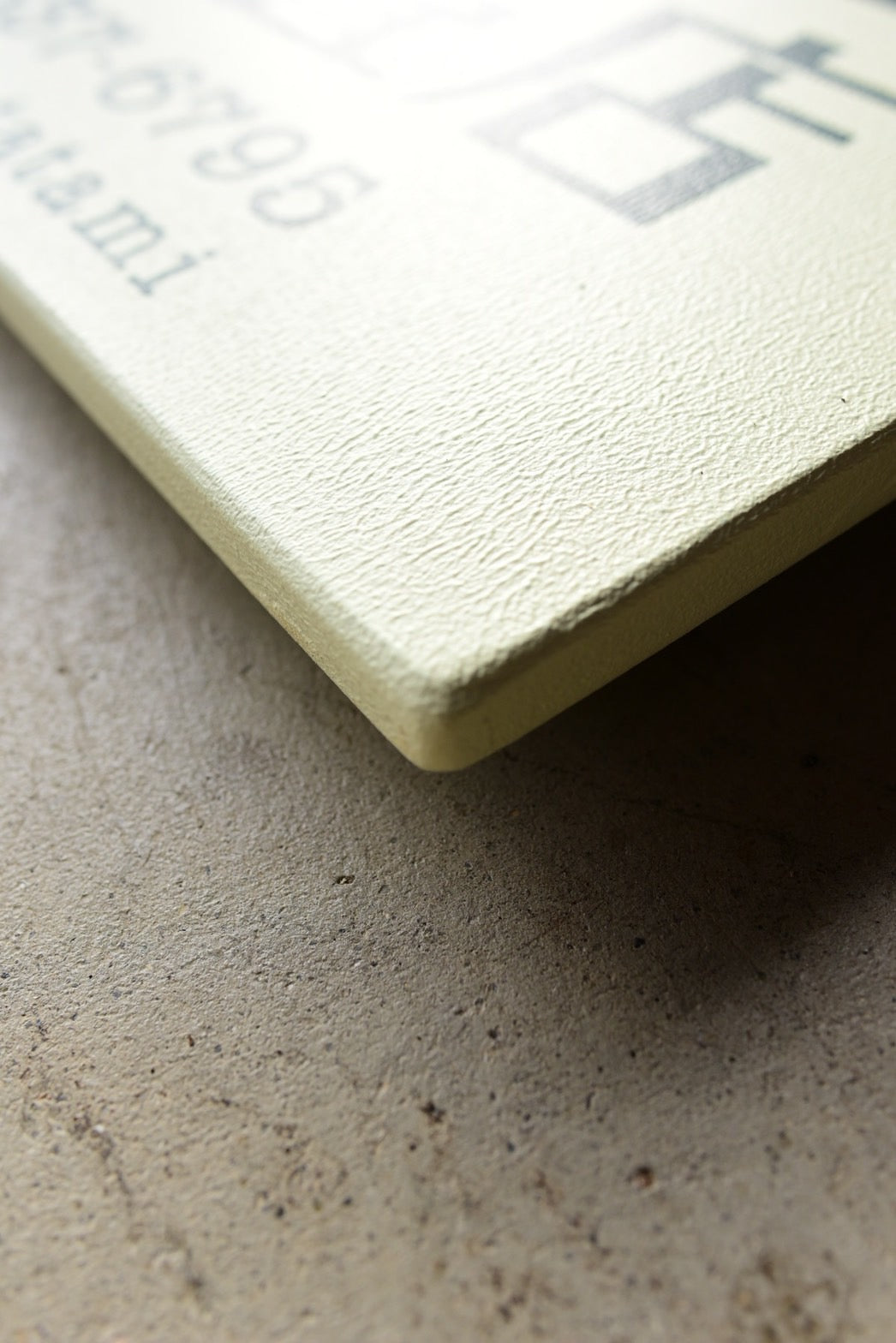 壁面引っかけ式　看板 40cm*50cm