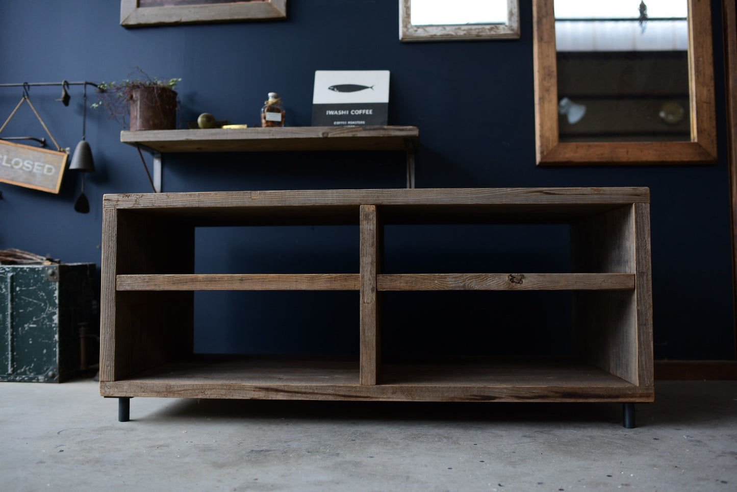 古材のTVボード