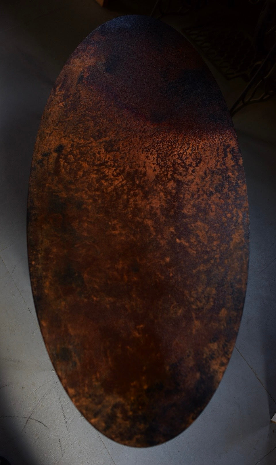 錆の楕円ローテーブル