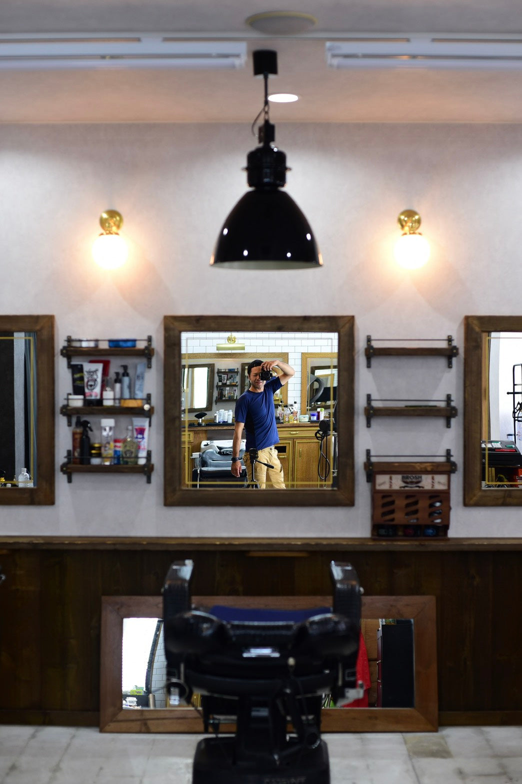 古材のBARBERミラー　オリジナルヴィンテージカラー　