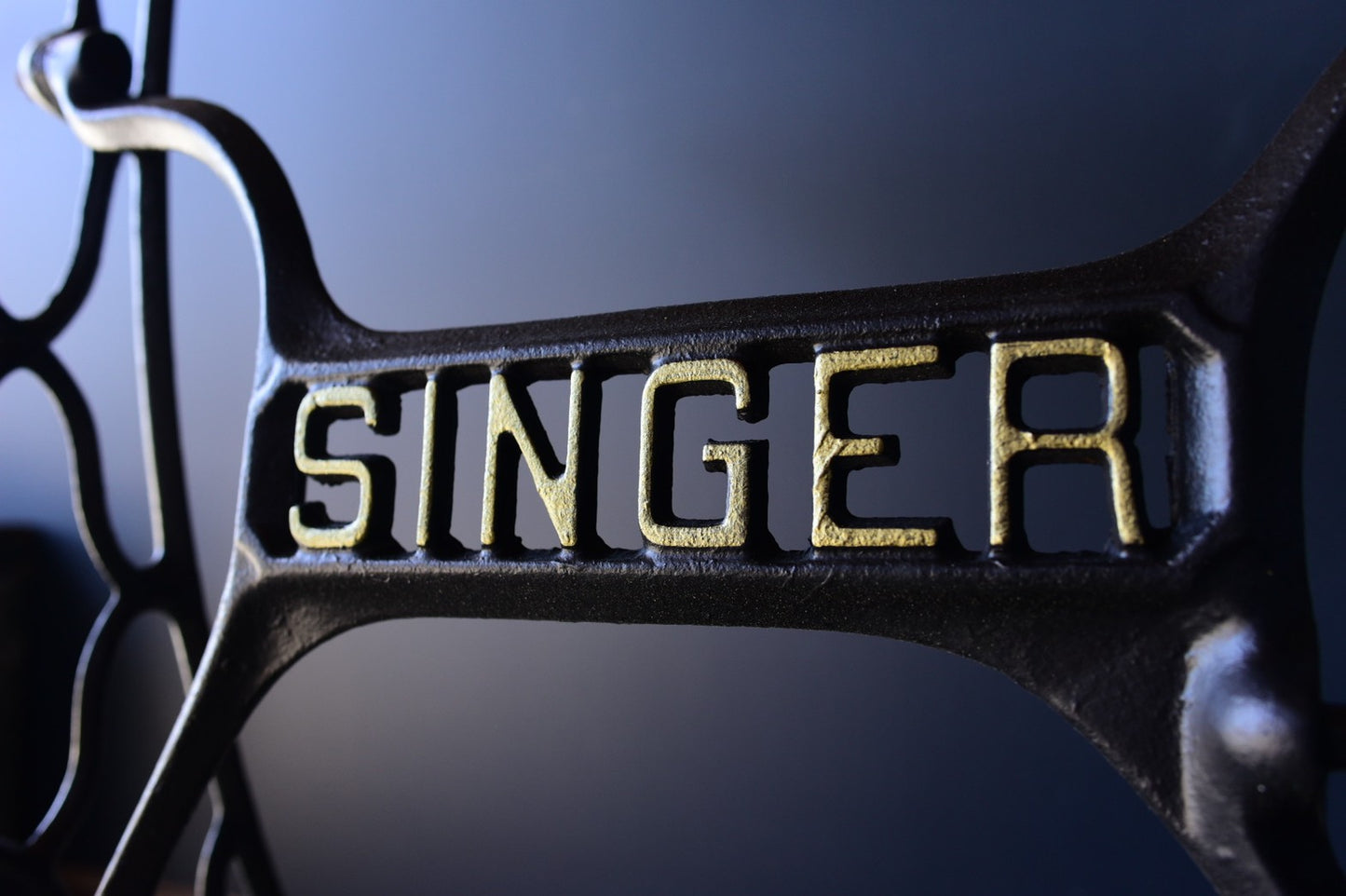 アンティークミシンテーブル/網脚/black　 w70cm*d45cm*h74cm