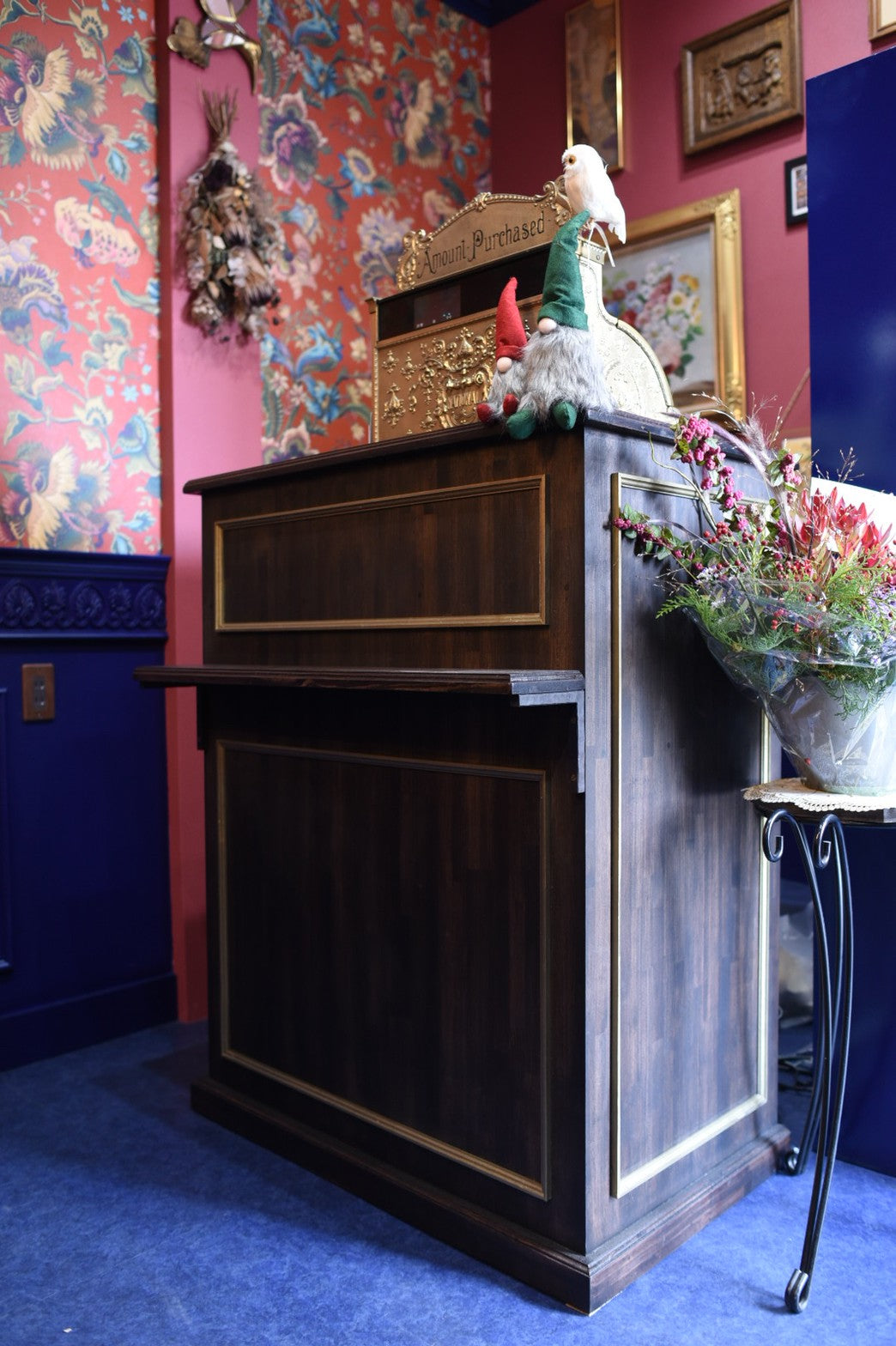 豪華な設えのレジカウンター