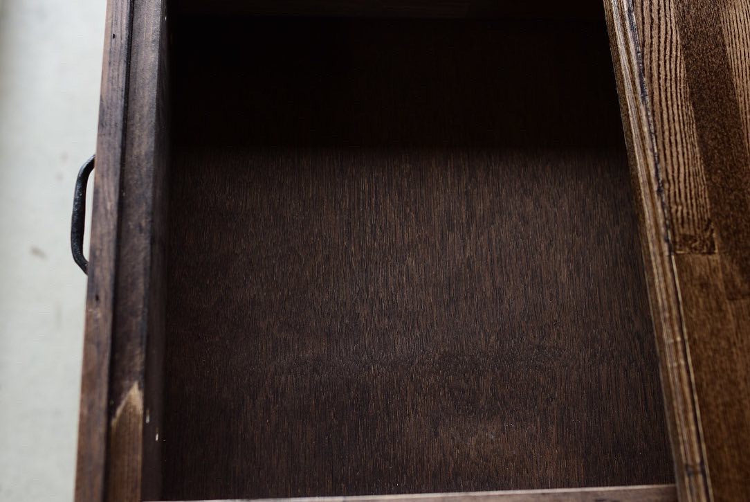 三面鏡のアンティークドレッサー　　　　