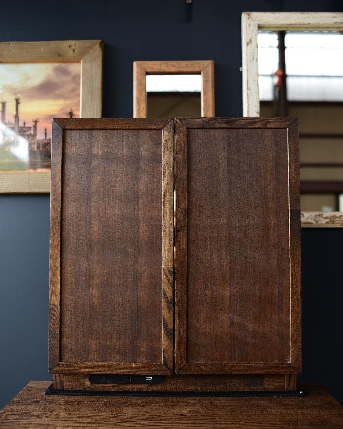 三面鏡のアンティークドレッサー　　　　