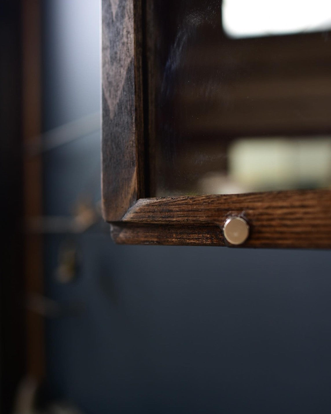 三面鏡のアンティークドレッサー　　　　