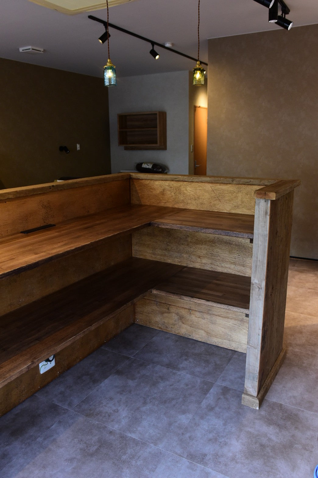 有機的な古材カウンター オーダーメイド – ドングリコウボウ