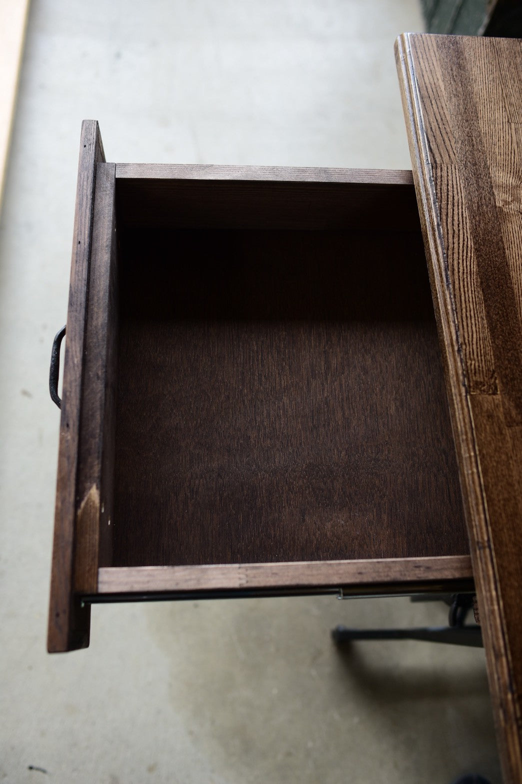 三面鏡のアンティークドレッサー　　　　