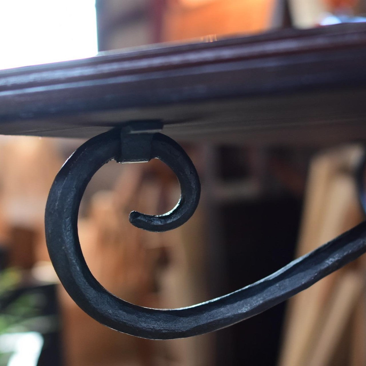 森泰之 作 ロートアイアン脚のテーブル – ドングリ商店