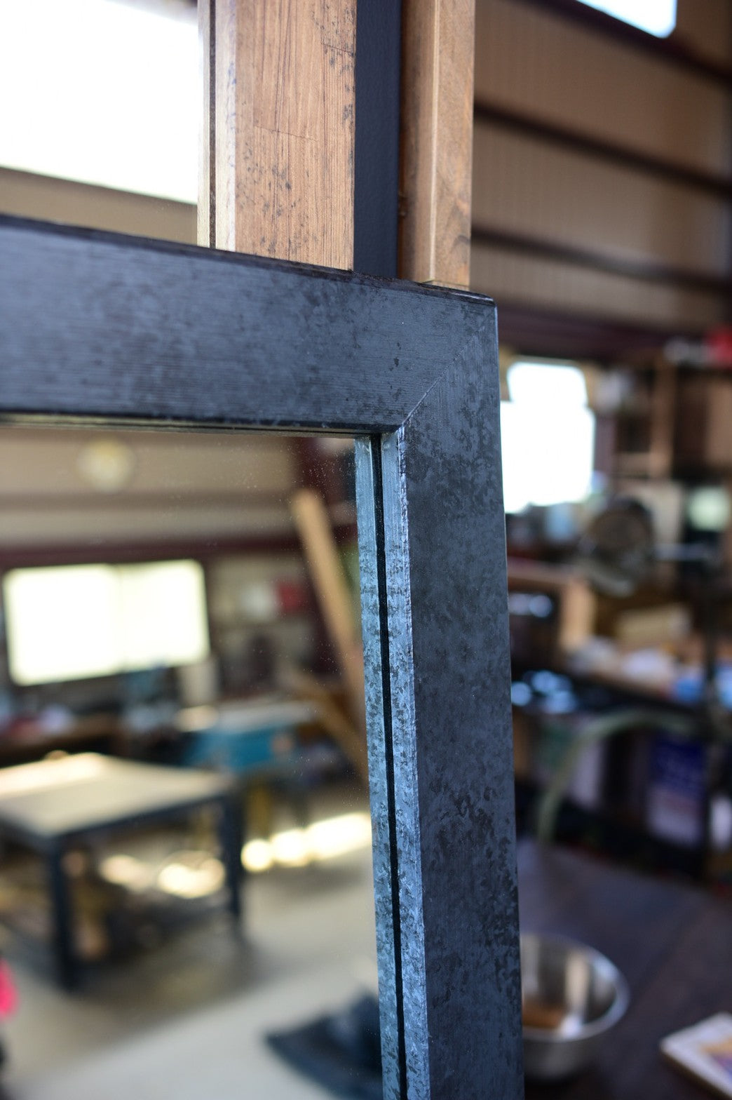 都会のインテリアに合う姿見/black & grayフレームミラー　　