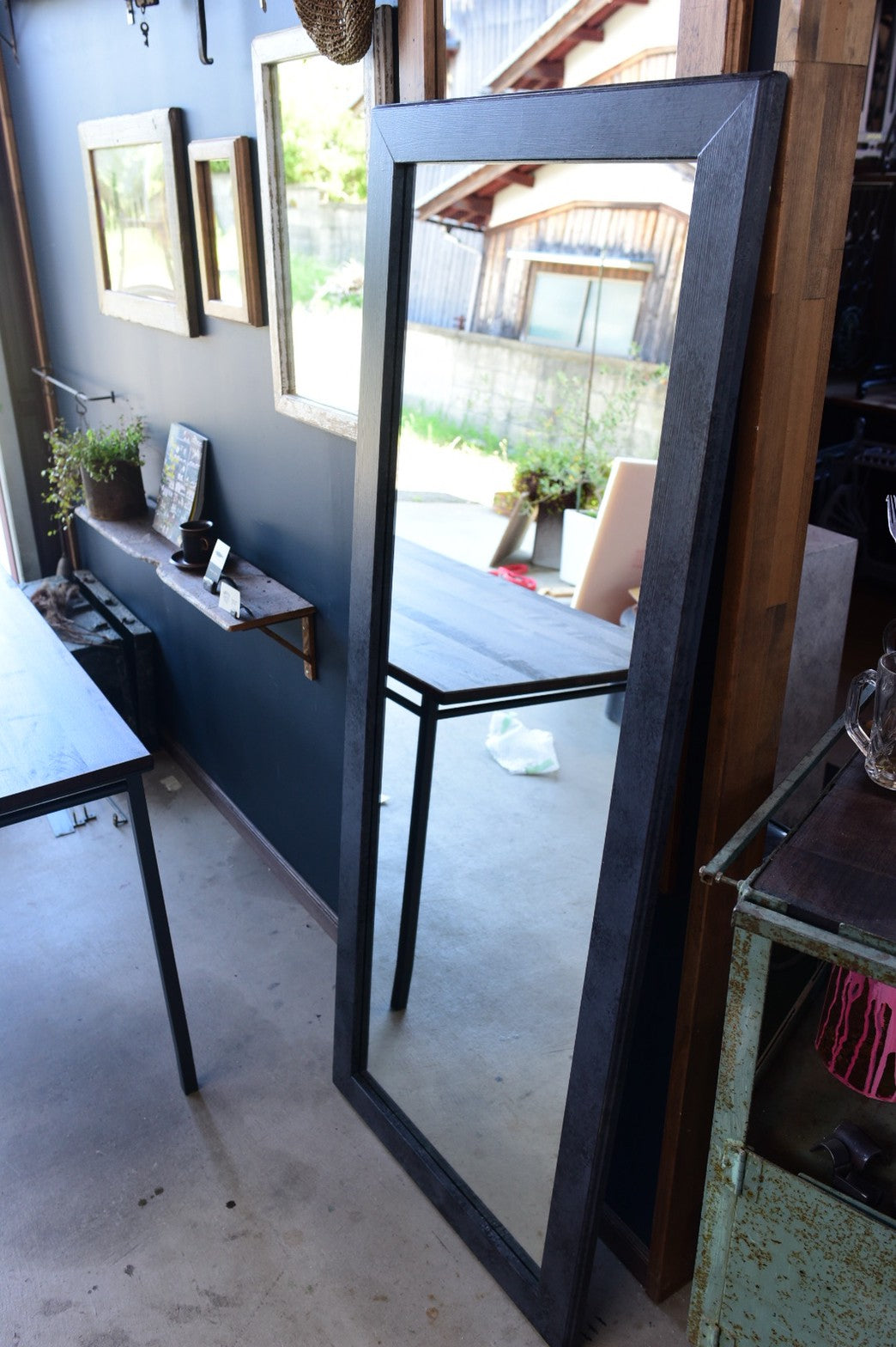 都会のインテリアに合う姿見/black & grayフレームミラー　　