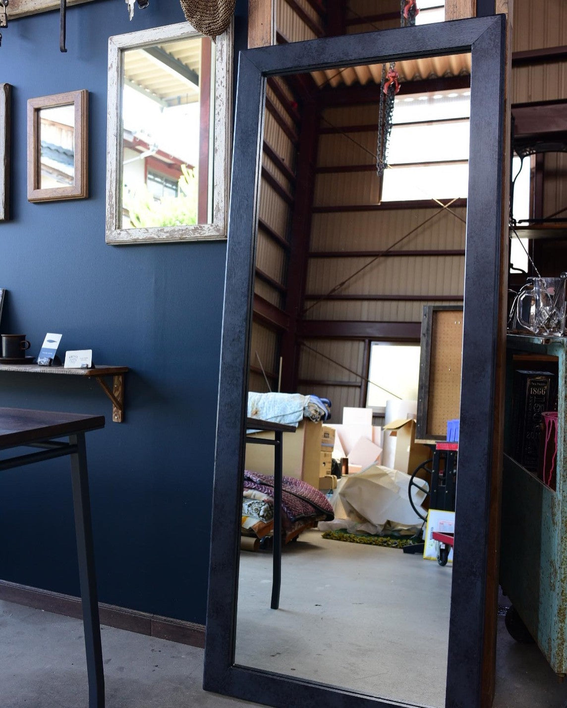 都会のインテリアに合う姿見/black & grayフレームミラー　　