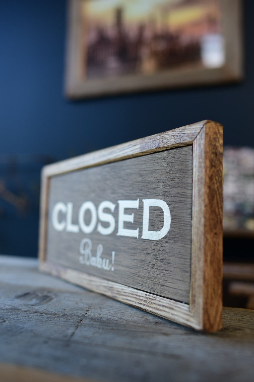 店の拘りが伝わる手書きのオーダー看板　「open&closed」